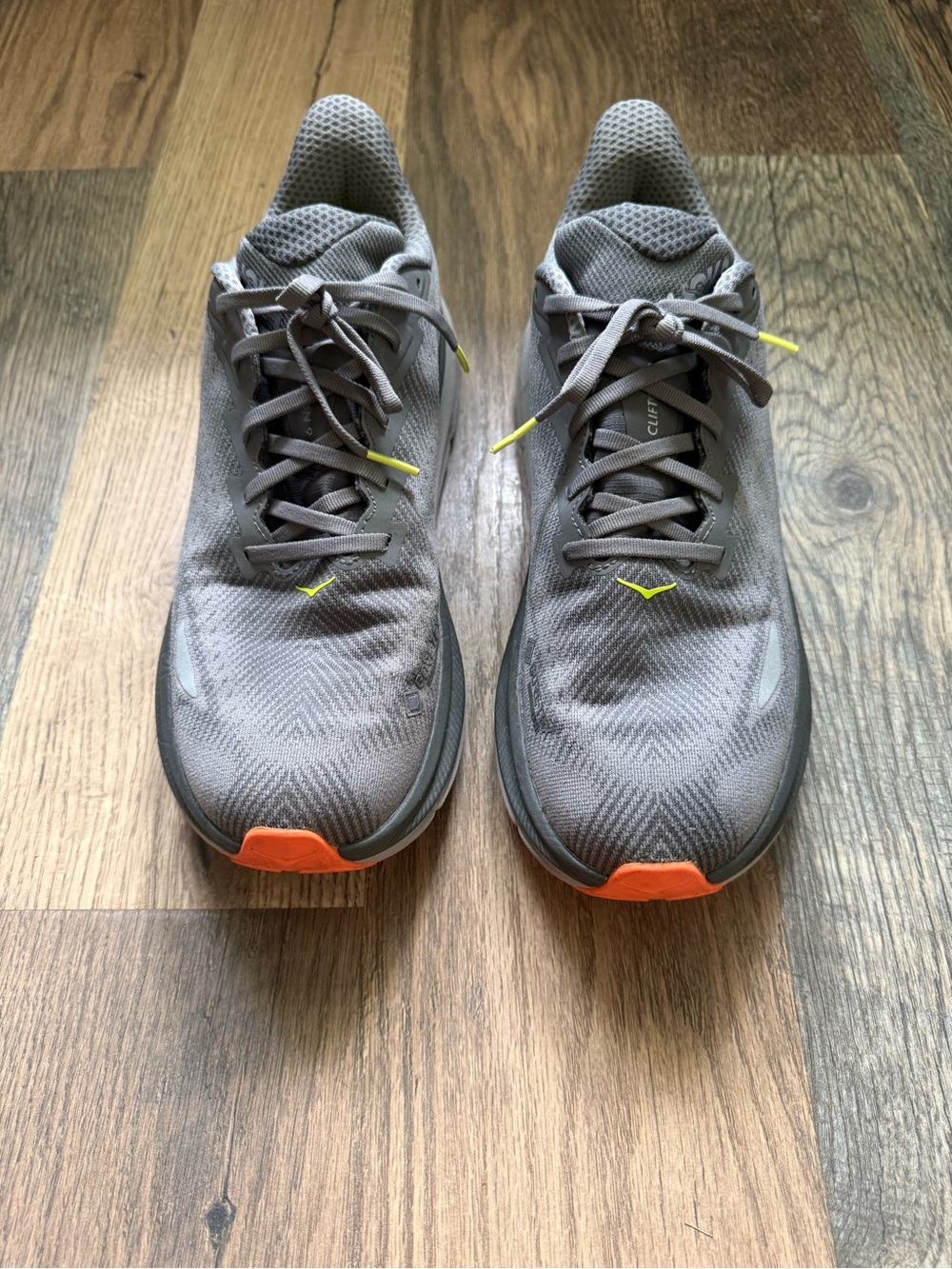 Hoka Clifton 9 Gore-Tex Running Shoe Men’s Size 12 Asphalt Grey/Gravel - Picture 2 of 10